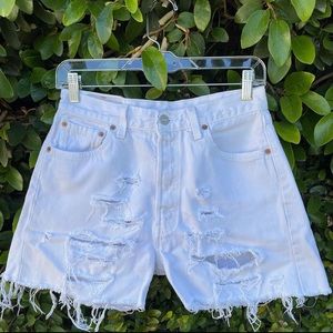 vintage white Levi’s 501 shorts